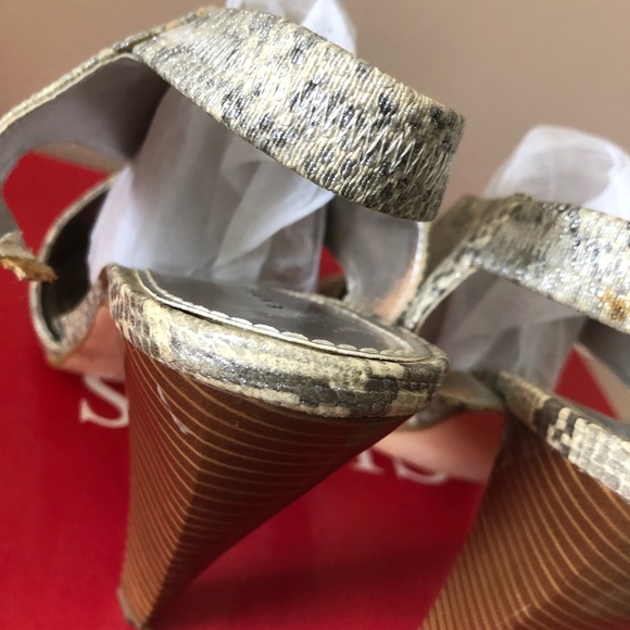 🤍Expressions Shoes in Snakeskin Print🤍 - Picture 4 of 7